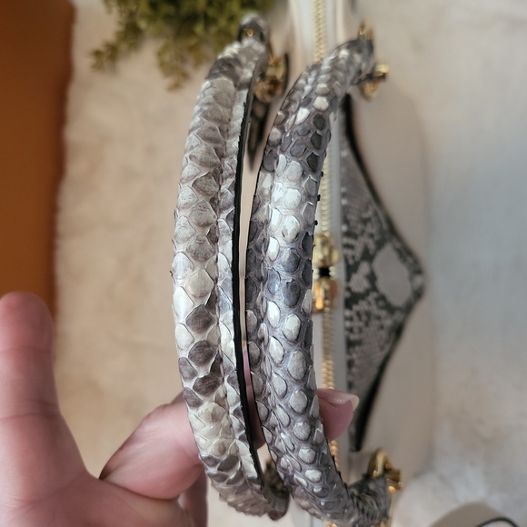 LOUIS VUITTON Creme Empreinte Monogram Leather Python V BB Tote Bag - RARE - Picture 5 of 14